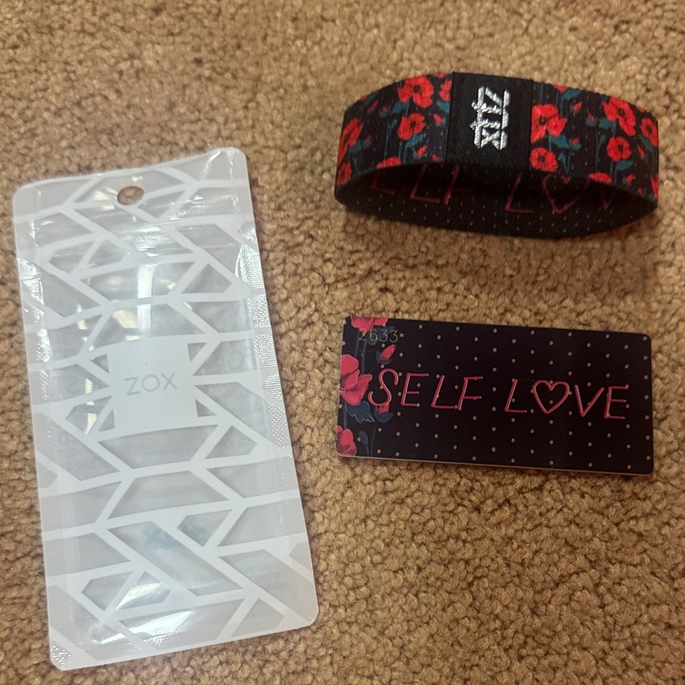 ZOX Women's Floral Bracelet - Black and Red